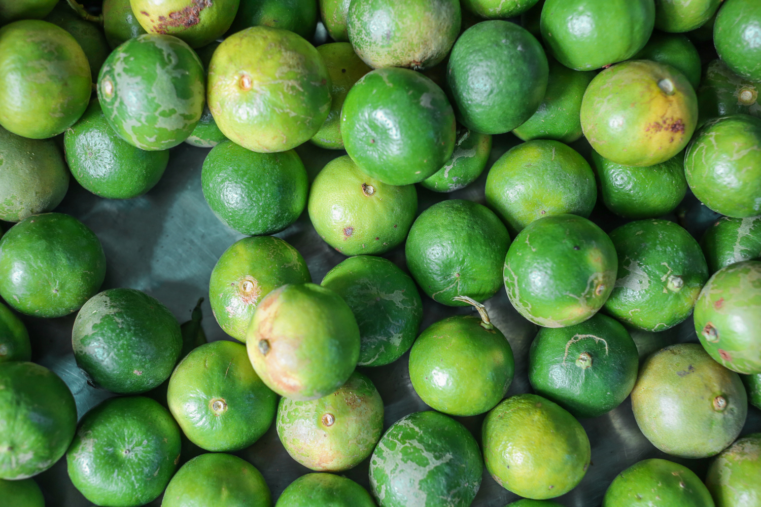 Lime stall at railway market in Bangkok Thailand @howfarfromhome