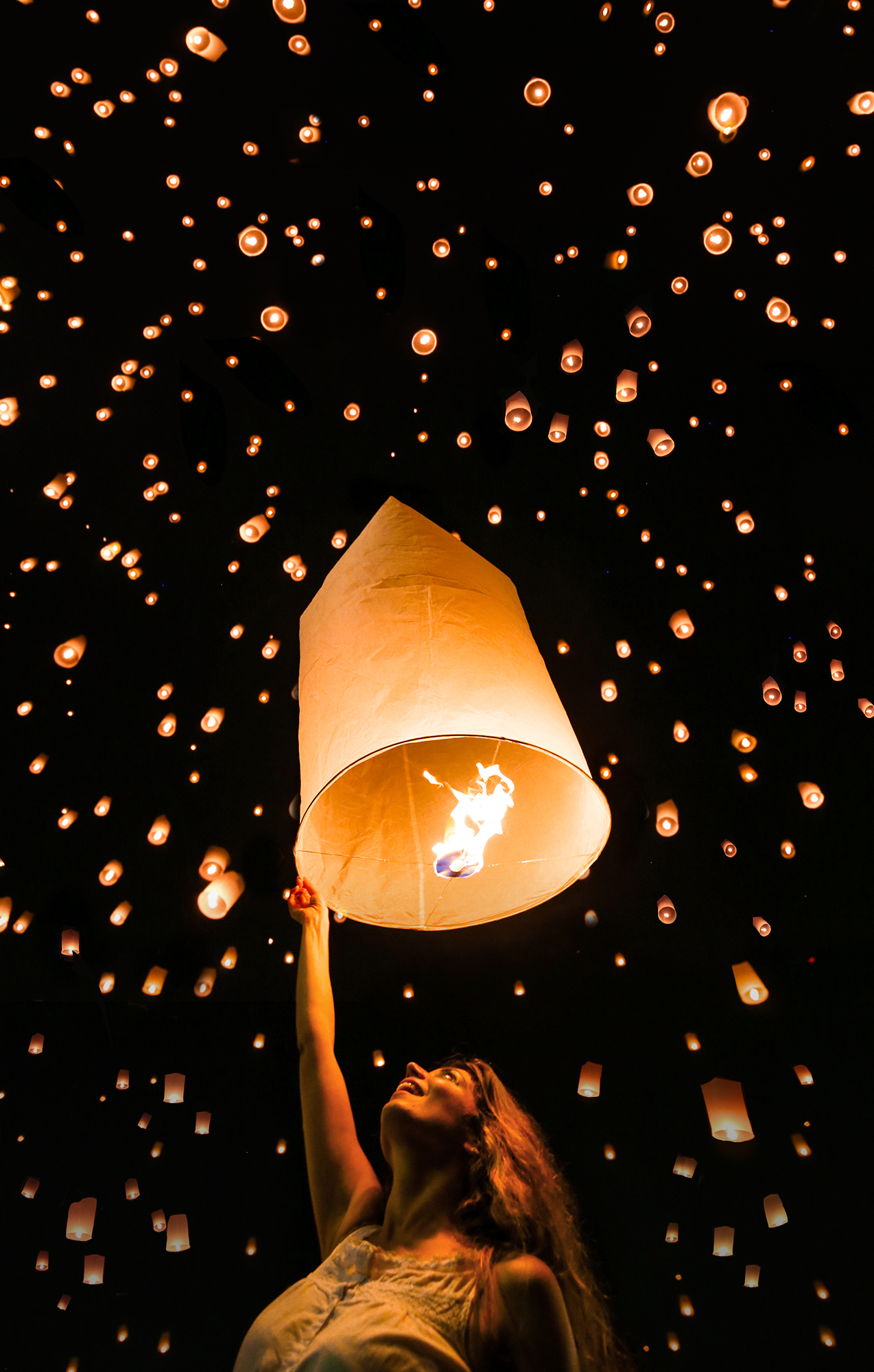 Yee Peng Lantern Festival in Chiang Mai Thailand @howfarfromhome