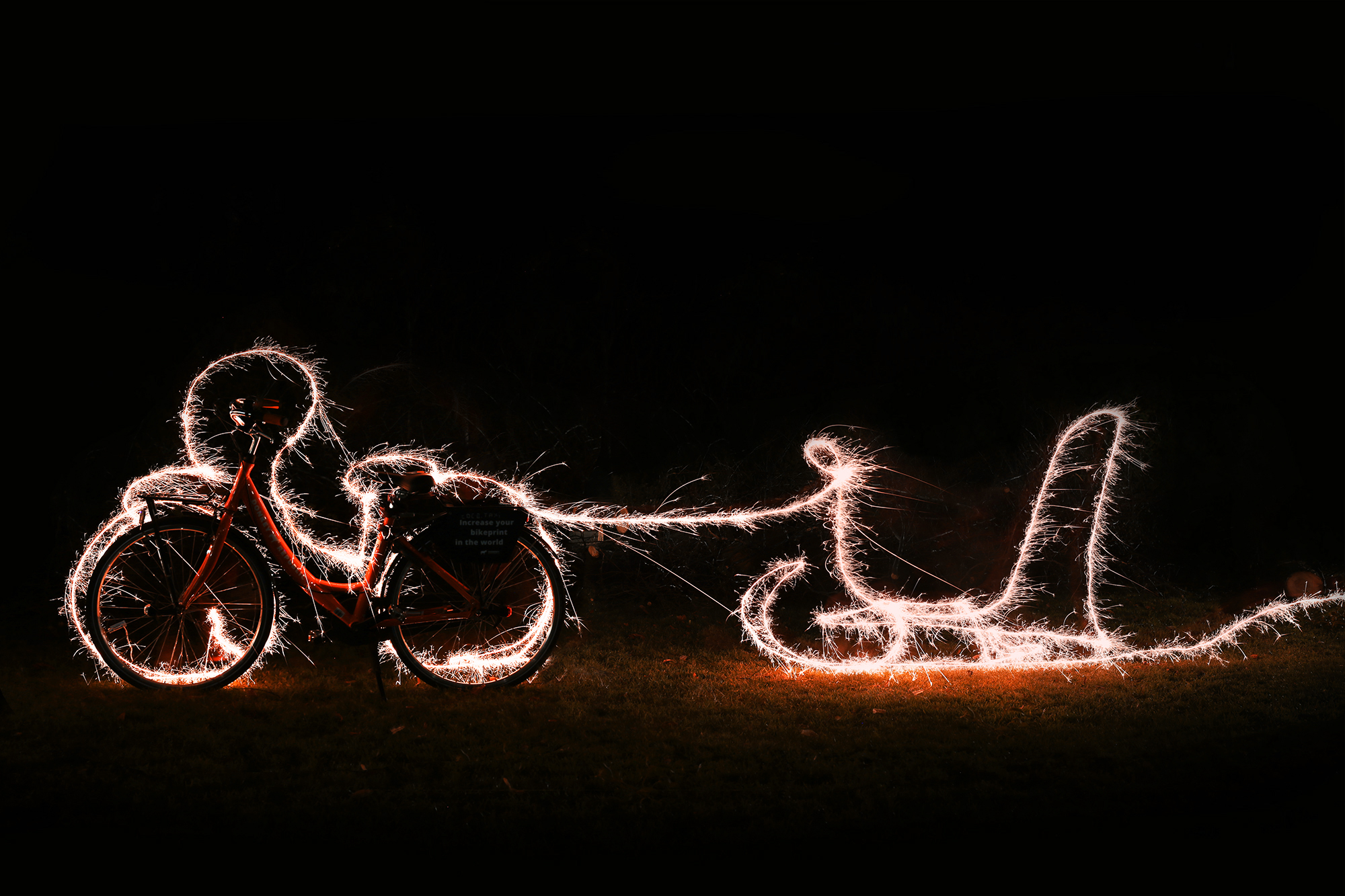 Light painting with sparklers for festive shoot in Vienna