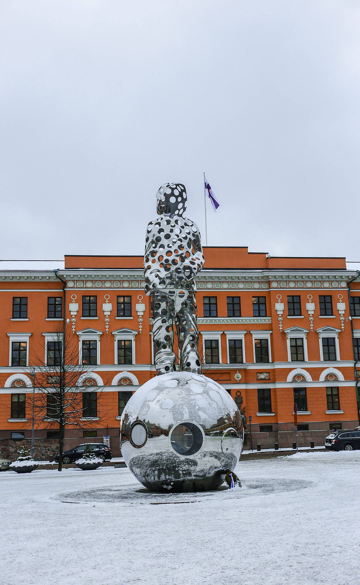 Statue Helsinki