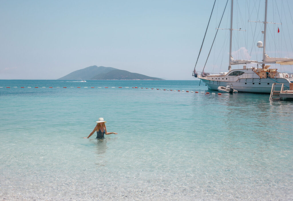 5 Expert Pieces of Advice for A First-Time Yacht Charter | How Far From Home